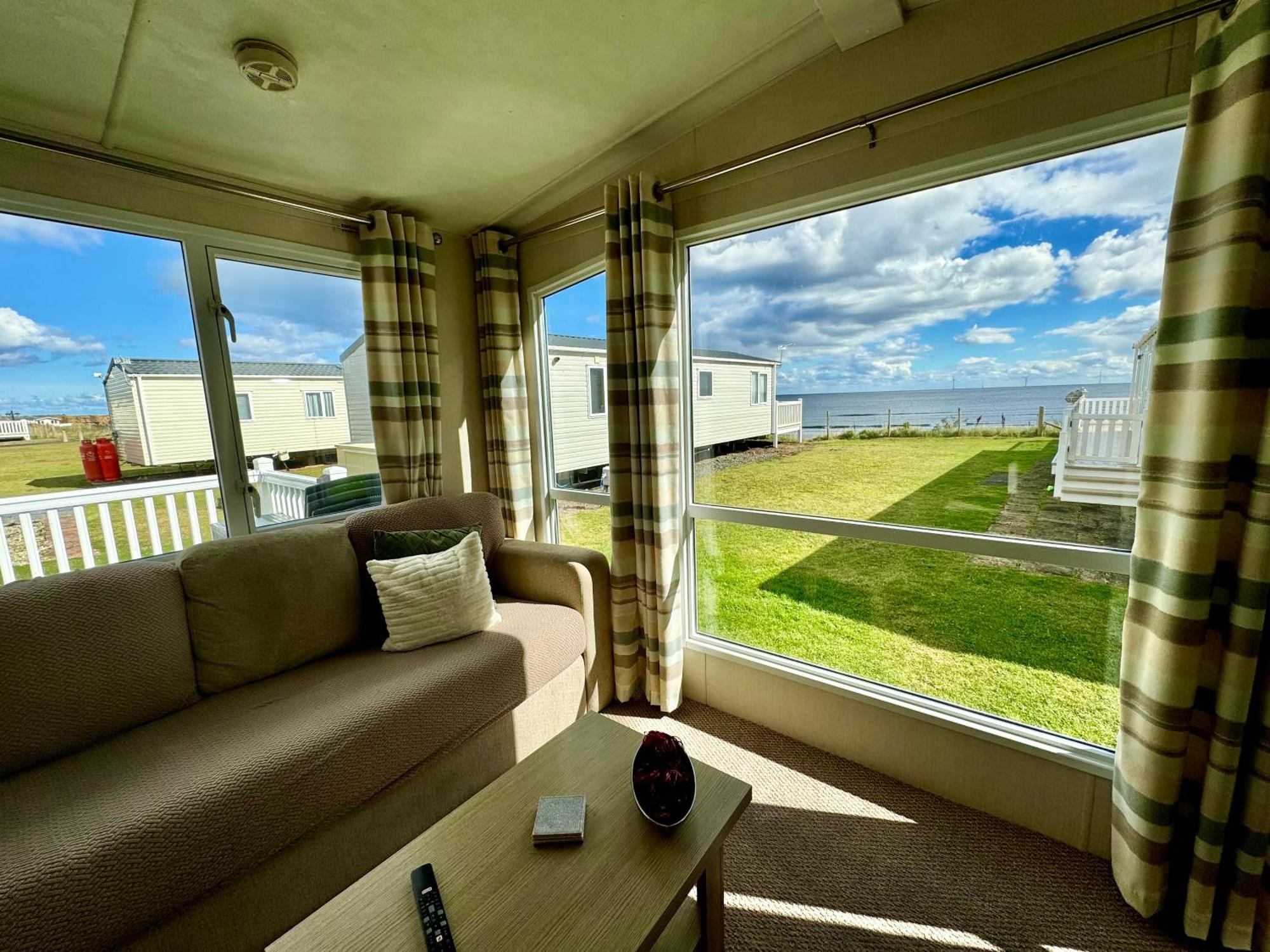 New Sea View Platinum Caravan With Huge Decking Newcastle Upon Tyne Esterno foto